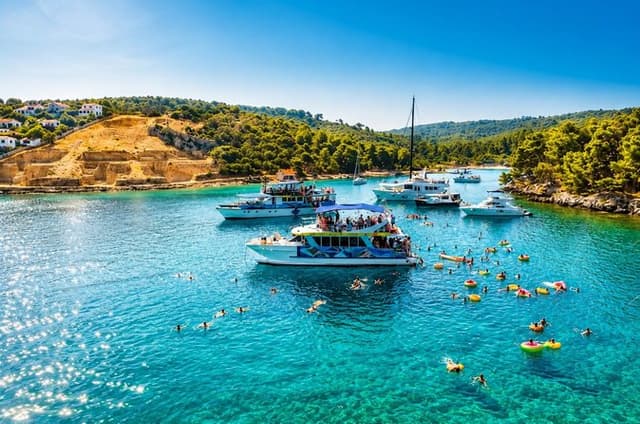 Blue Lagoon & 3 Islands Cruise with Lunch, Wine & Swim from Split