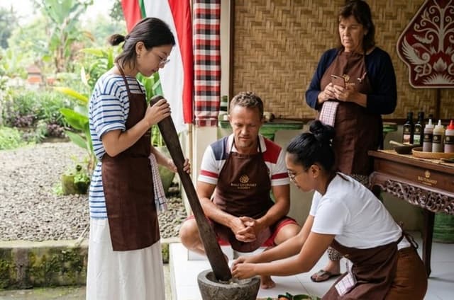 Ubud Authentic Balinese Cooking Class: 9 Dishes & Market Tour