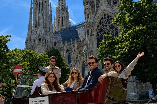 Vienna Church Tour with Luxury E Old Timer