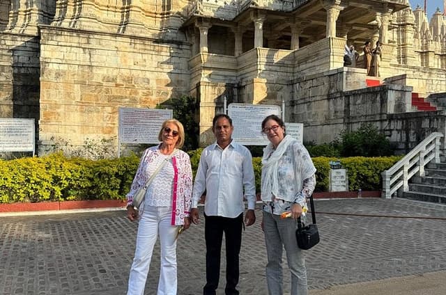 Udaipur Sightseeing Tour by Private Car and Privet Tour Guide