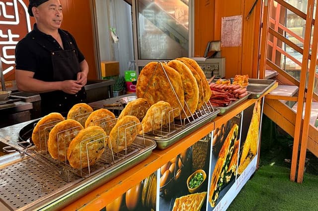2-Hour Shanghai Street Food Tour: Dumplings, Tea & Old City Bites