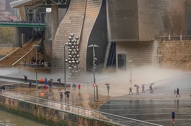 The Guggenheim Effect and the modern architecture of Bilbao