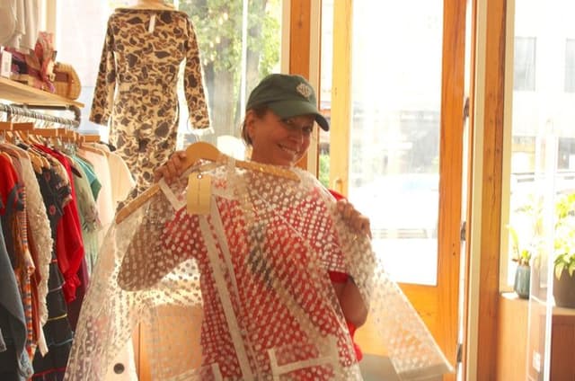 Williamsburg Food and Shopping Tour with Local Guide