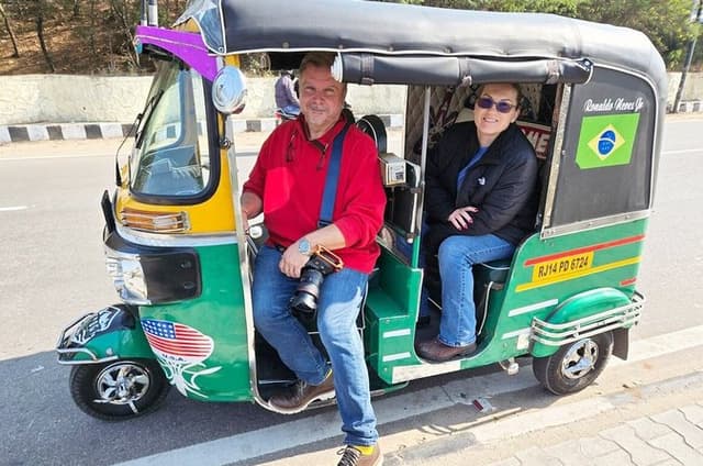 Jaipur Tuk-Tuk Tour with Flower Market Visit