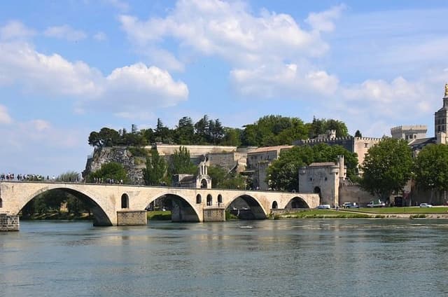 Avignon Self Guided Walking Tour Landmarks Audio and Quiz