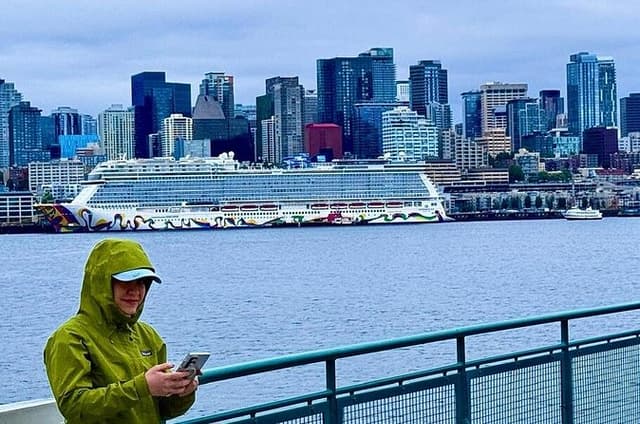 Bainbridge Island Ferry Adventure Troll, History and Waterfront