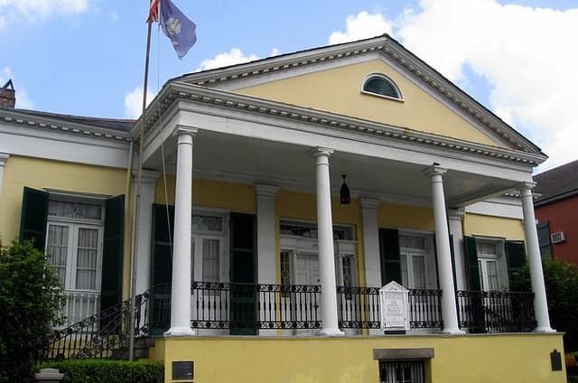 Self Guided Tour of the Historic French Quarter