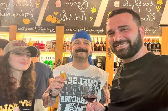 Batumi Walking Tour with Local Guide and Georgian Wine Tasting