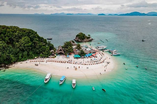 Private Khai Islands and Rang Island Speedboat Tour from Phuket
