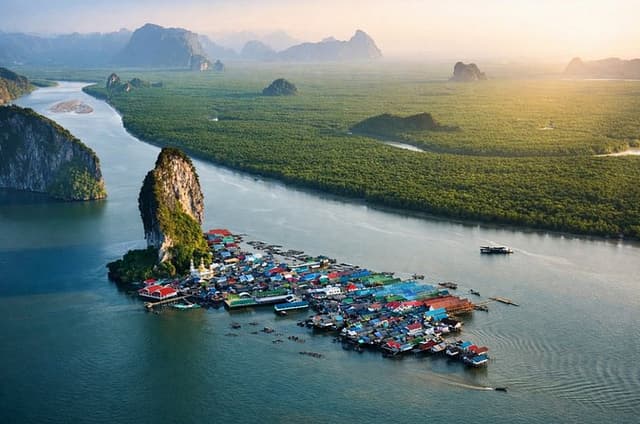 Private James Bond Island Canoeing Long-tail Boat Tour with Lunch