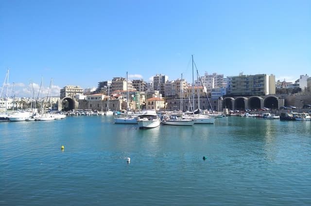 Ecobike tour in historic Heraklion