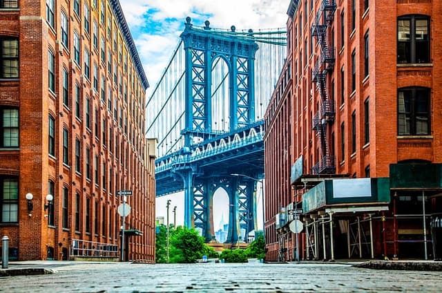 NYC Bus Tour of Brooklyn, Bronx, Queens: Art, Food & Sports