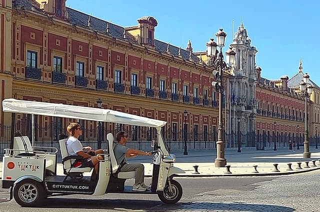 Seville Tuk Tuk Private Discovery Tour & Highlights (1-2 hours)