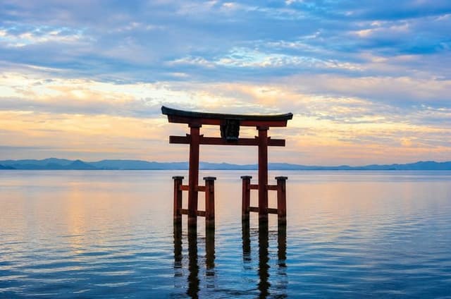 Lake Biwa Floating Torii & Omihachiman Private Tour