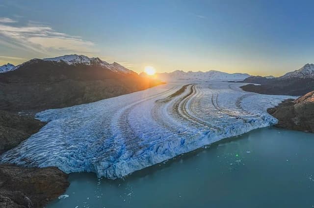 Private tour to the LARGEST Glacier in Argentina + El Chaltén