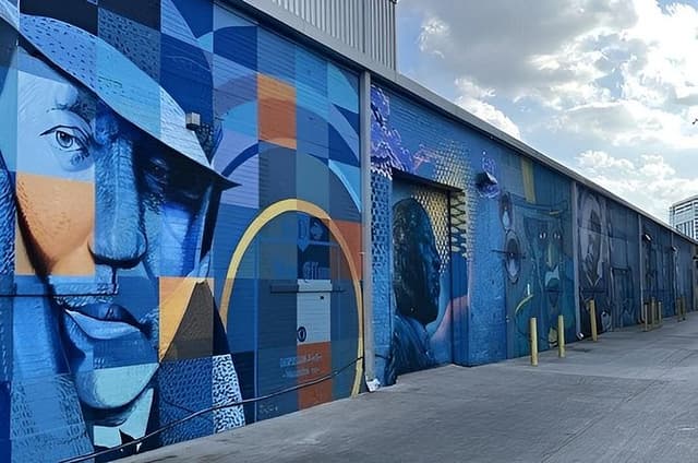 Dallas City & Deep Ellum AdvenTOUR