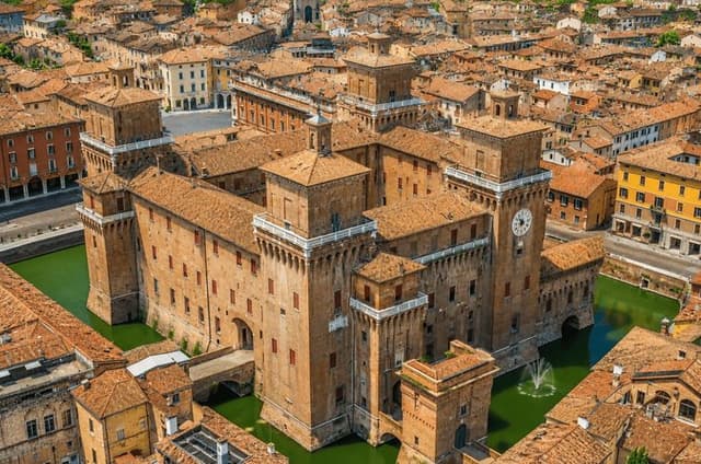 Hello Ferrara: Private 2-Hour Intro City Walk with Local Guide