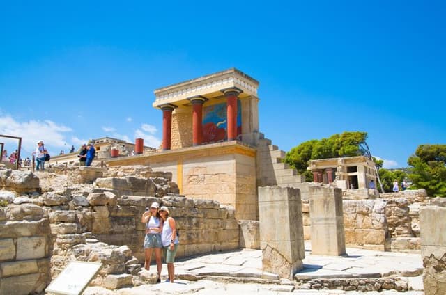 Entry to Knossos Palace and Heraklion Museums and 2 Audio Tours