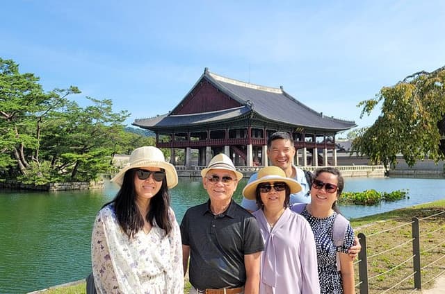 The First Step to Seoul Gyeongbokgung Palace and Bukchon Hanok
