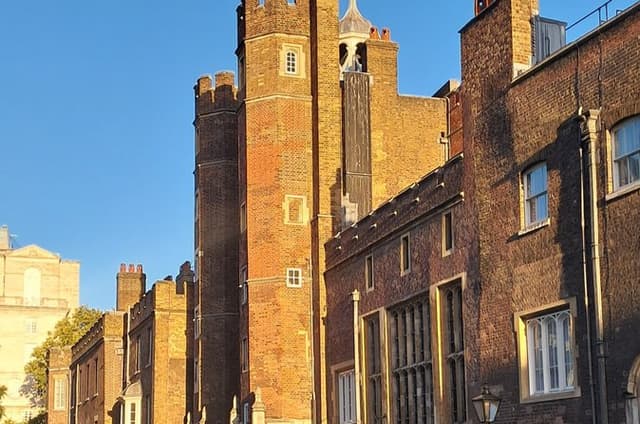 Secrets of St James’s Lords Lepers and Luxury Walking Tour