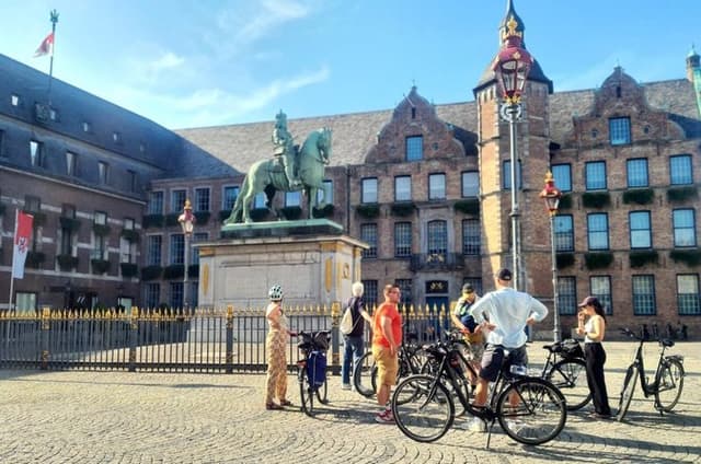 Guided, 3-hour bike tour of Düsseldorf’s highlights