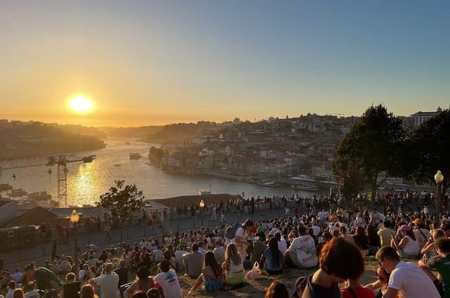 Porto 3 hour Dutch or English guided Highlights City Walking Tour