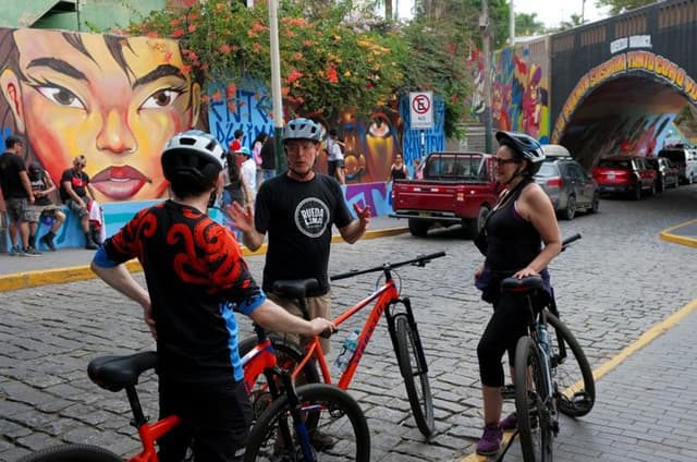 Lima Small-Group Bike Tour: Miraflores, Barranco & San Isidro