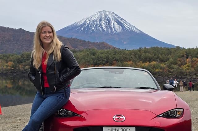 Self-Drive Open-Top Roadster Rental Experience around Mt. Fuji