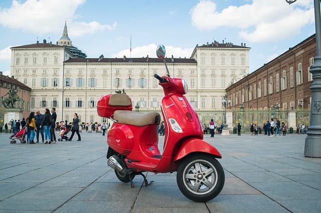 Turin His Majesty in the square