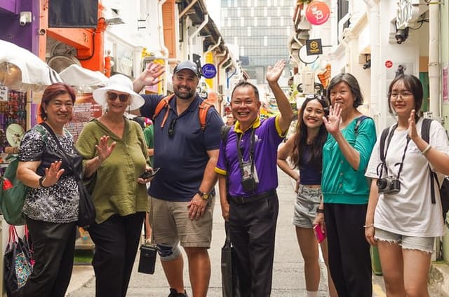 Kampong Gelam Walking Tour from Royalty to Trendy