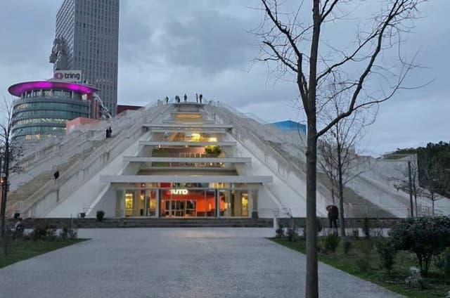Tirana Walking Tour: From Communism to Skyscrapers