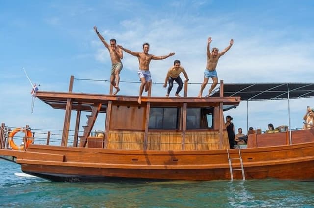Half Day Thai Teak Cruiser Big Buddha Snorkeling and Lunch
