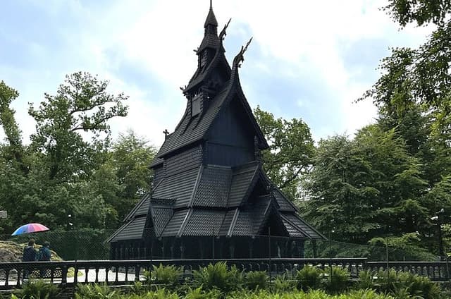 Bergen with a Local. Culture, mountain views, and Stave Church