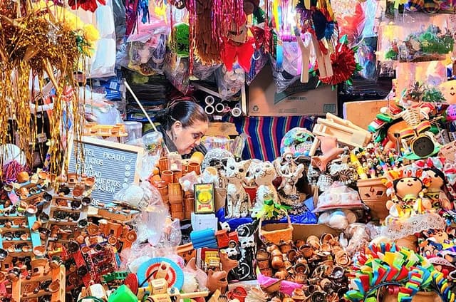 Monterrey Walking Tour: Explore History, Culture, and Cuisine