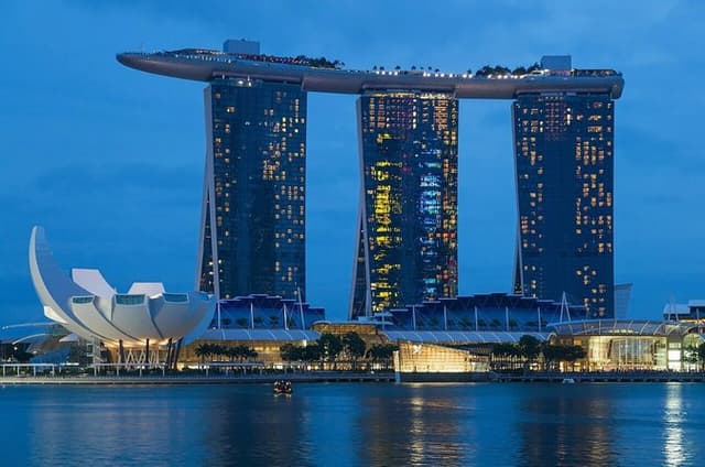 Singapore Self-Guided Walking Tour Landmarks Audio and Quiz