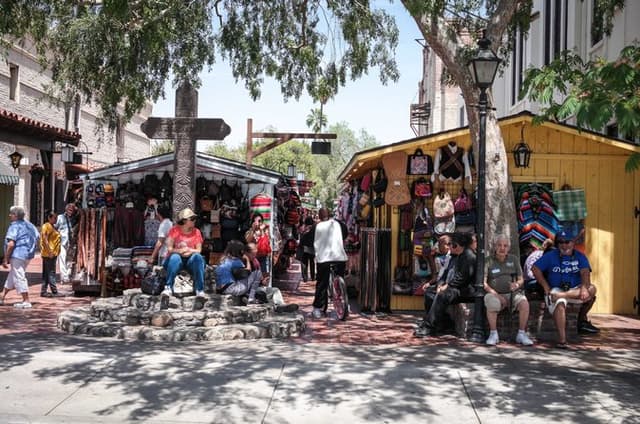 Small Group History Walking Tour of Downtown Los Angeles