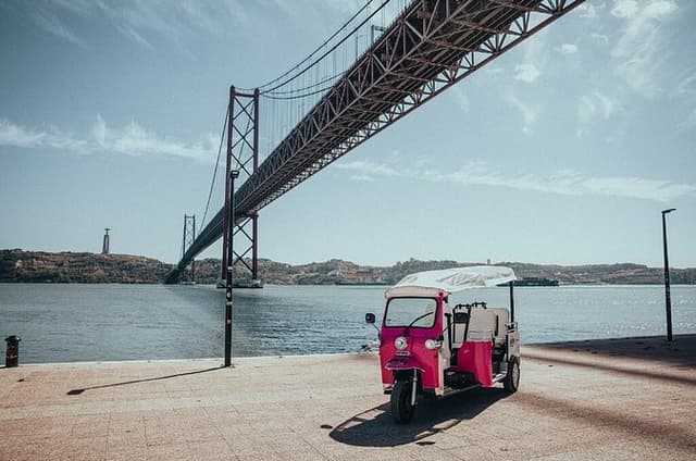 4 Hour Lisbon Private Guided Tour via Tuk Tuk