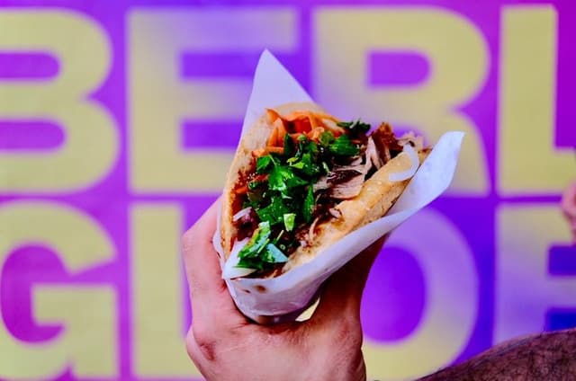 Berlin: Mitte District Food Tour with 7 Authentic Local Tastings