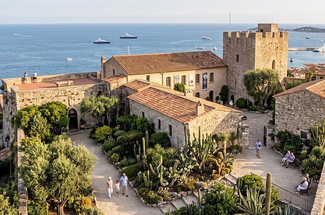 Private Customizable Cultural Walking Tour in Cannes