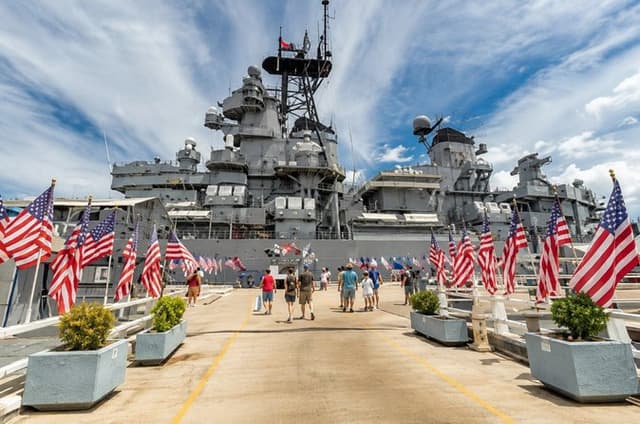 USS Arizona Memorial and Battleship Missouri Tour Hotel Pick Up