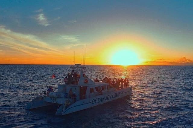 Private and Luxurious Sunset Cruise with Gourmet Hawaiian Meal