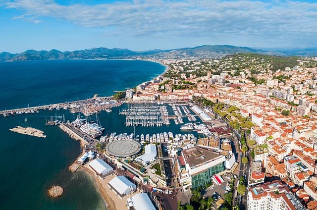 Taste of Cannes: Provençal Food, Wine & Cheese Tour