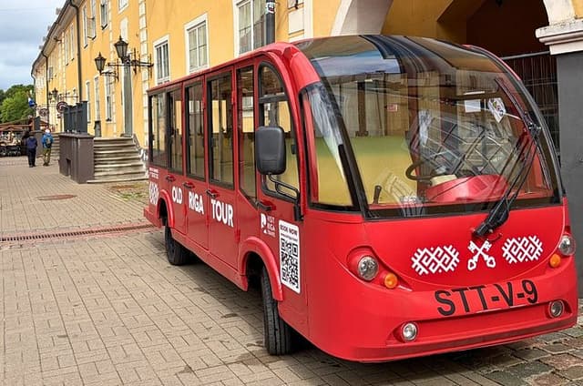Old Riga E-Cart Guided Tour with Local Driver & Audio Guide