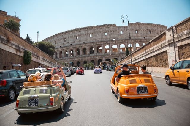 Convertible Fiat 500 Tour in Rome with Professional Photos
