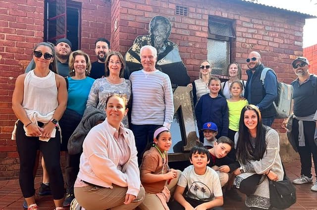 Full Day Johannesburg Soweto Apartheid Museum and Mandela Tour