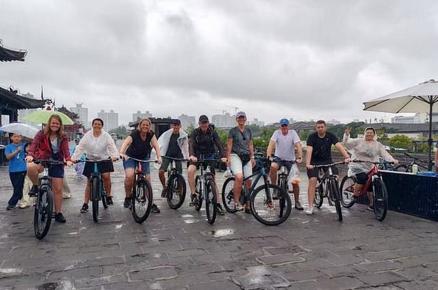 Dali Tie Dye and Tea Culture Tour with Erhai Bike Ride