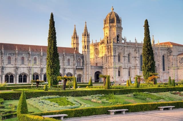 Fátima & Lisbon Private Shore Tour