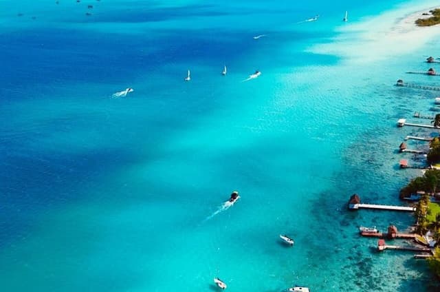 Tour to Chacchoben Ruins and boat tour in Bacalar