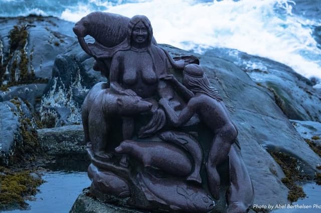 Nuuk Walking Tour with Guided National Museum Visit