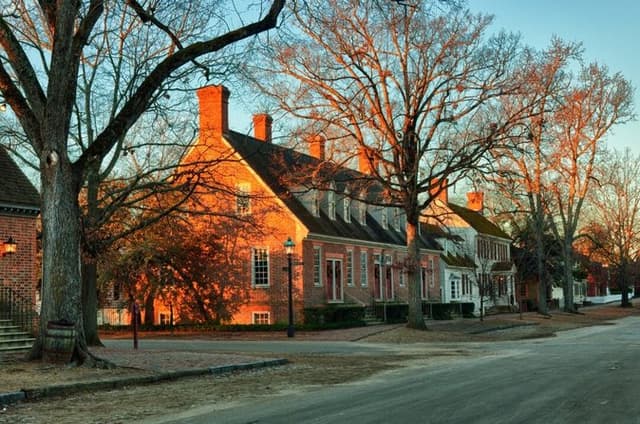 Williamsburg Haunted Pub Crawl of Spirits and Stories